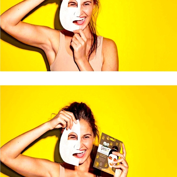 👀4/$25 Yes to Coconut Moisturizing & Cucumbers Calming Paper Mask - Picture 5 of 9